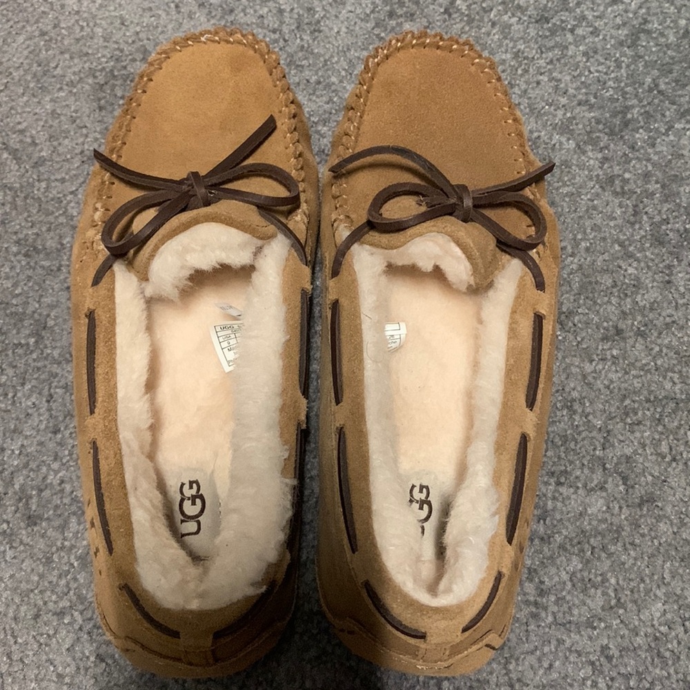 Ugg Moccasin Slippers Chestnut size 9, like new